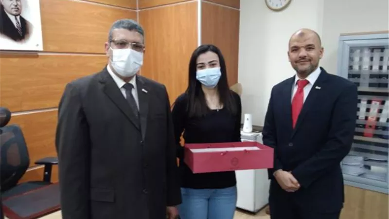بنك مصر يطلق مبادرة توزيع الهدايا للعاملين المتعافين من كورونا