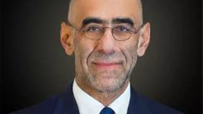 من هو حسين أباظة المسئول التنفيذي والعضو المنتدب للبنك التجاري الدولي