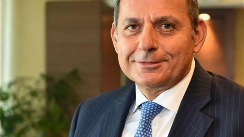 هشام عكاشه: البنك الأهلي المصري يضع مصلحة عملائه علي رأس أولوياته