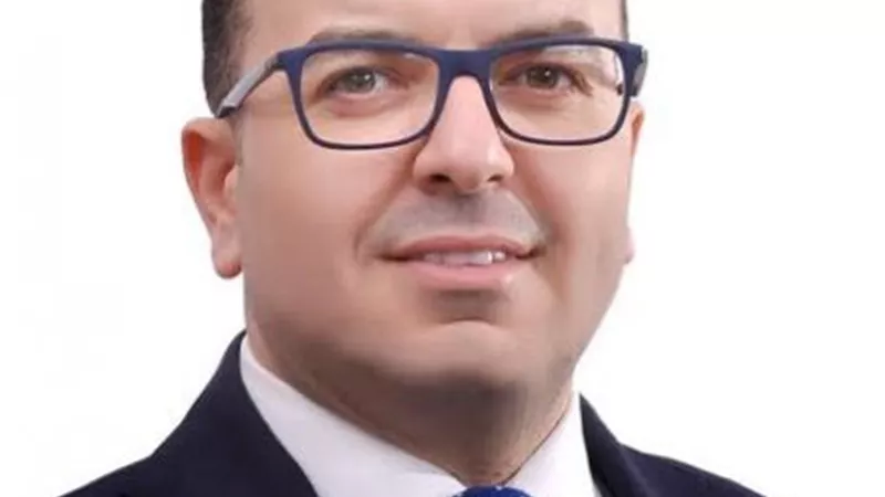 محمد البيه : إصدار شهادات بعائد 25% وتحريك سعر الدولار.. خطوة في الإتجاه الصحيح