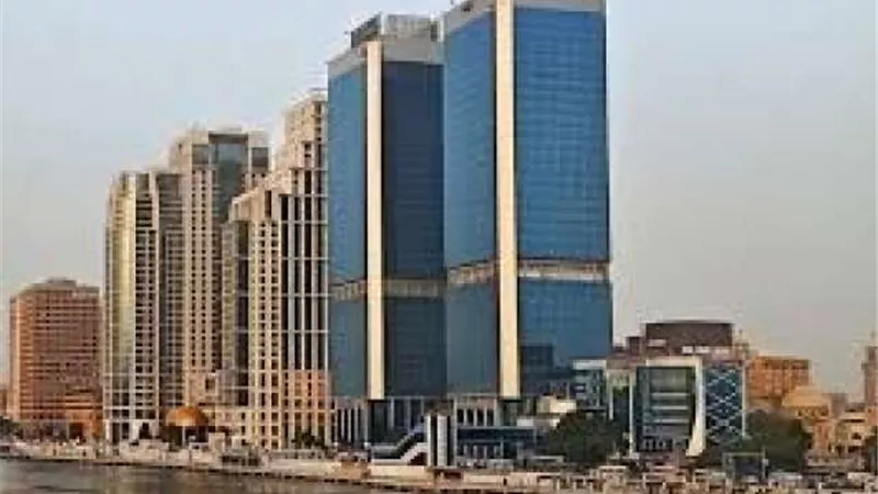 البنك الأهلي المصري يقدم خدمة Apple Pay باستخدام iPhone وApple Watch