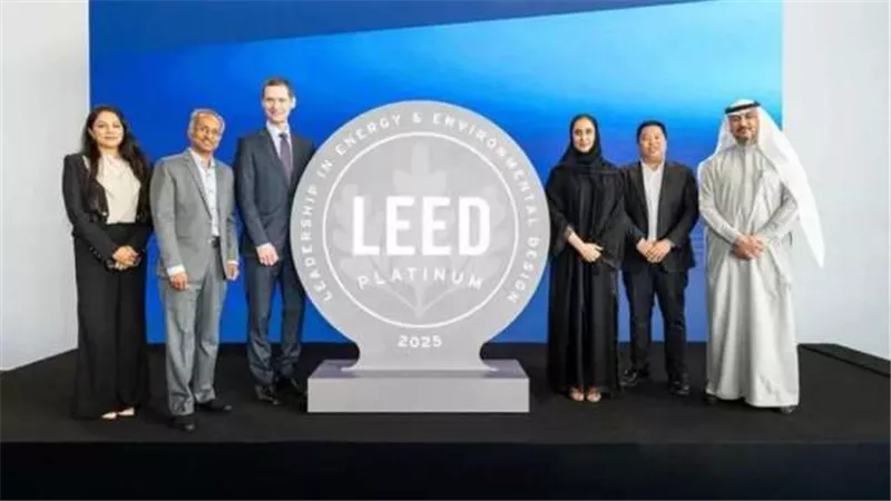 بنك الإمارات دبي الوطني يحصل على25 شهادة LEED للريادة في تصاميم الطاقة والبيئة