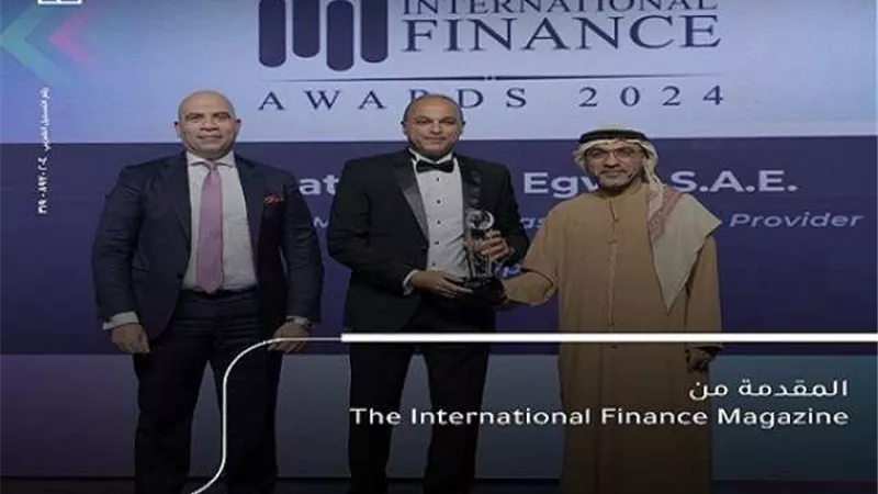 بنك الإمارات دبي الوطني – مصر يحصد جائزة «أفضل مقدم للخدمات في مجال الأسواق العالمية والخزانة»