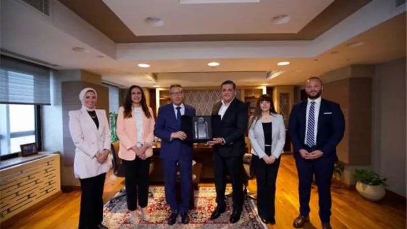 مؤسسة صناع الخير للتنمية تكرم البنك الأهلي المصري