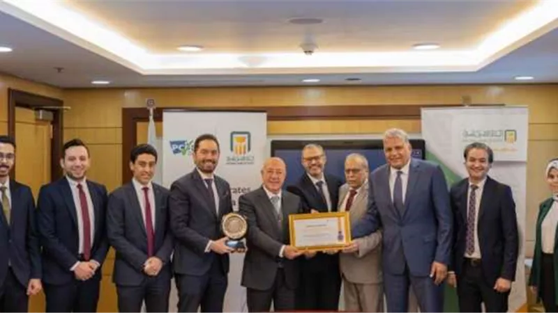 البنك الأهلي المصري يحتفظ بشهادة التوافق مع معايير متطلبات هيئتي فيزا وماستر كارد العالمية