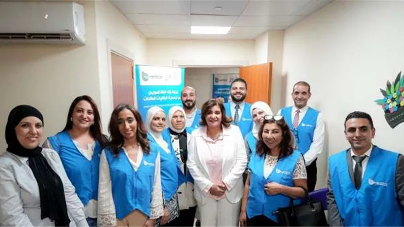 بنك قناة السويس يتبرع بأسرة طبية كهربائية لمستشفى “د/ عبلة الكحلاوي” لعلاج الزهايمر وكبار السن