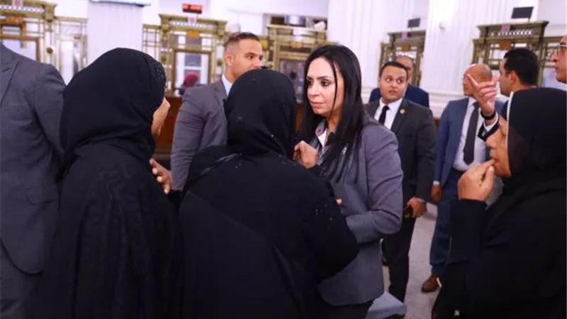وزيرة التضامن الاجتماعي تزور المقر الرئيسي لبنك ناصر الاجتماعي .. وتتفقد سير العمل