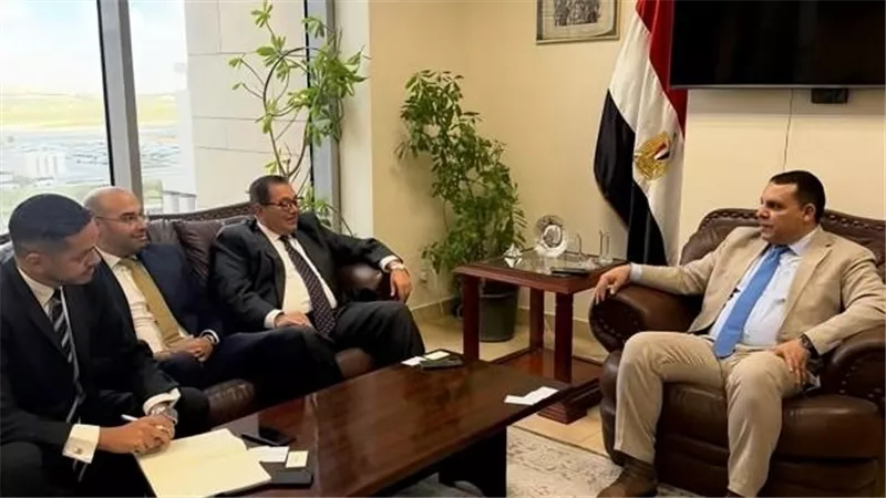 بنك الامارات دبي الوطني و «التمثيل التجاري» يبحثان دعم الشركات المصرية وجذب الاستثمارات الأجنبية