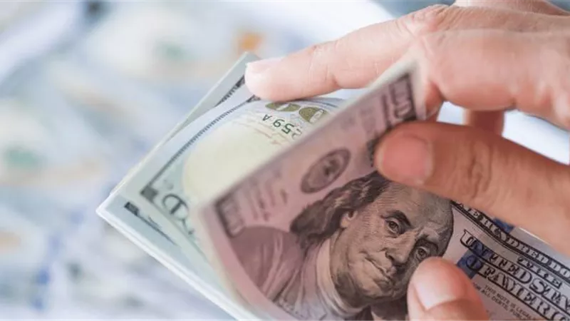 سعر الدولار مقابل الجنيه بالبنوك اليوم الأحد  21-12-2025