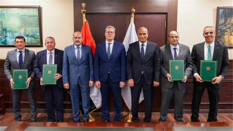 تحالف مصرفي يضم QNB مصر وCIB وبنك القاهرة لتمويل مشترك بقيمة 140 مليون دولار أمريكي لشركة العلمين لمنتجات السيليكون