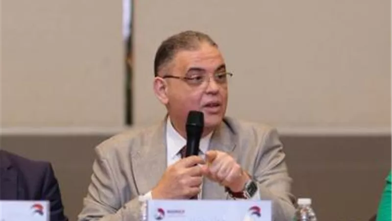 البنك الأهلي المصري يمنح جمعية تنمية المشروعات الصغيرة ببورسعيد 200 مليون جنيه