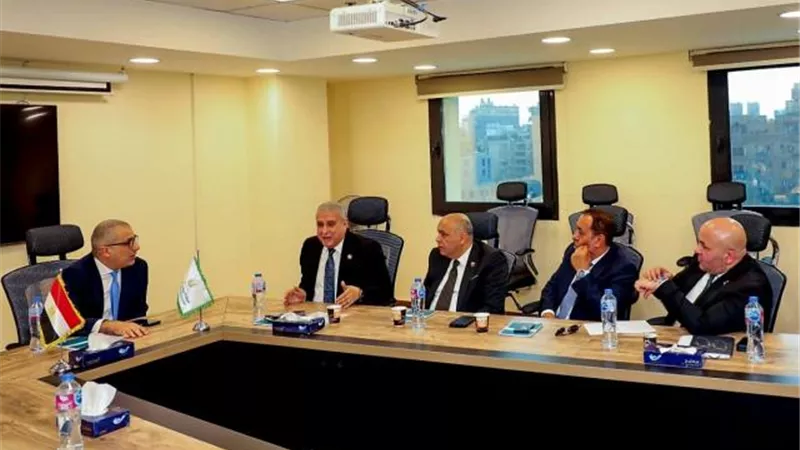 رئيس البنك الزراعي المصري يلتقي أعضاء لجنة الزراعة بمجلس الشيوخ لبحث جهود التنمية الزراعية ودعم صغار المزارعين