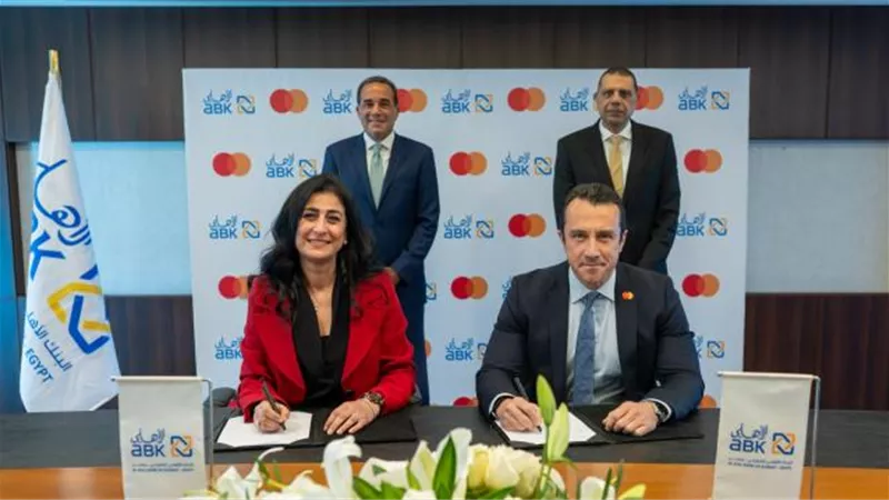 البنك الأهلي الكويتي - مصر وماستركارد يعلنان عن تعاون استراتيجي لدعم الابتكار   الرقمي في مصر