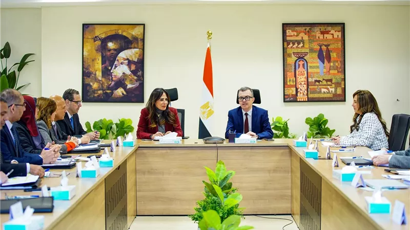 وزيرا التخطيط والإسكان يناقشان الخطة الاستثمارية حتى 2030 لتعزيز التنمية العمرانية