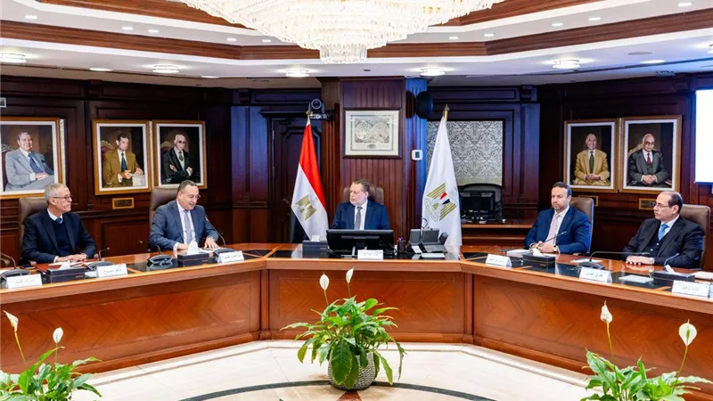 محافظ البنك المركزي المصري يلتقي وزير التعليم العالي والبحث العلمي لبحث التعاون المشترك