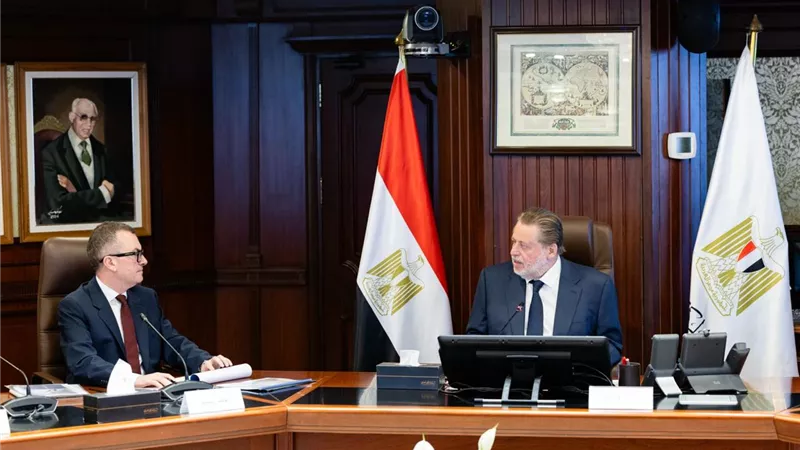 محافظ البنك المركزي المصري يبحث مع  وزير التخطيط والتنمية الاقتصادية أوجه التعاون المشترك