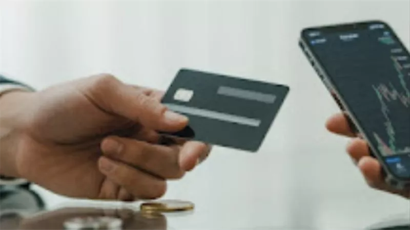 الفرق بين الادخار البنكي والاستثمار في الأسواق المالية