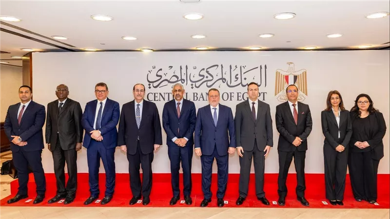محافظ البنك المركزي المصري يلتقي رئيس مجموعة بنك التنمية الإفريقي الجديد لبحث أوجه التعاون المستقبلي بين الجانبين