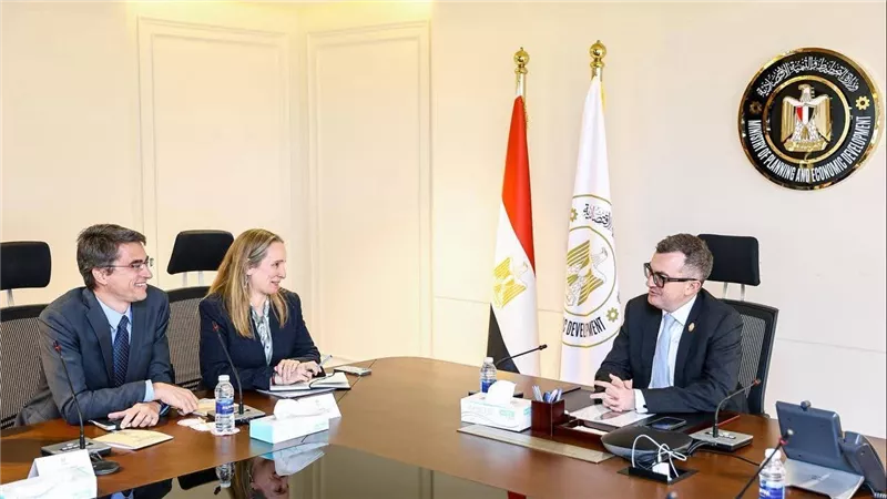 «وزير التخطيط» يلتقي المدير الإقليمي بالبنك الدولي لبحث «التمويل المبتكر» وتطوير قطاع السياحة