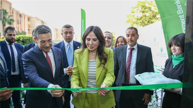 وزيرة الإسكان تفتتح مركز الإسكان المتخصص التابع لبنك التعمير والإسكان بمدينة القاهرة الجديدة