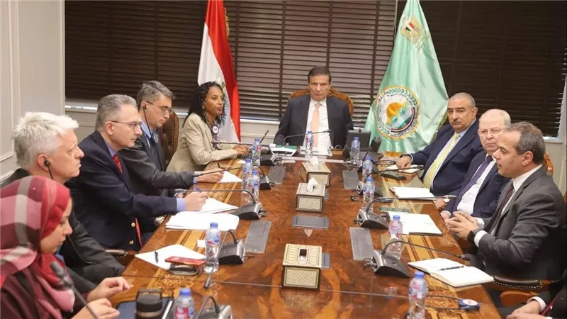 وزير الزراعة يلتقي المديرة الإقليمية للبنك الدولي لبحث تعزيز التعاون الاستراتيجي 