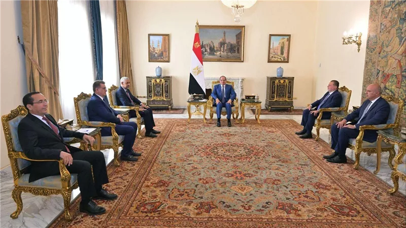 الرئيس السيسي يستقبل رئيس بنك التنمية الأفريقي بحضور محافظ البنك المركزي لبحث تعزيز التعاون الاقتصادي