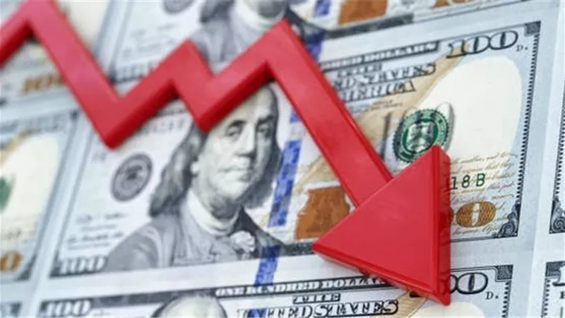 الدولار يتراجع أمام الجنيه في البنوك المصرية.. تعرف على أسعار اليوم