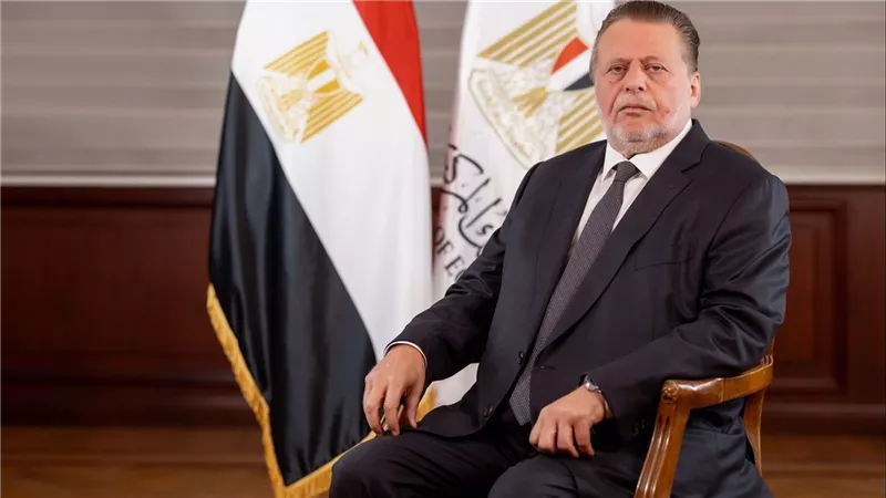 البنك المركزي ووزارة الخارجية يطلقان مبادرة «حدث بياناتك في مصر» للمصريين العاملين بالخارج بالتعاون مع البنك الأهلي المصري وبنك مصر