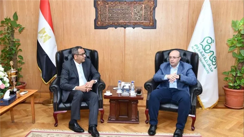 رئيس جهاز تنمية المشروعات يلتقي مع محافظ الفيوم لمناقشة أوجه تطوير قطاع المشروعات في المحافظة