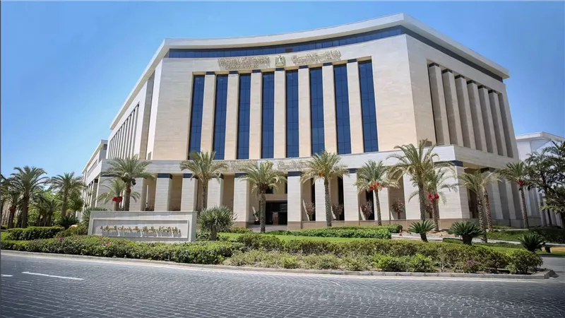 وزيرة الإسكان تصدر 14 قرار إزالة لمخالفات بناء بالساحل الشمالي الغربي