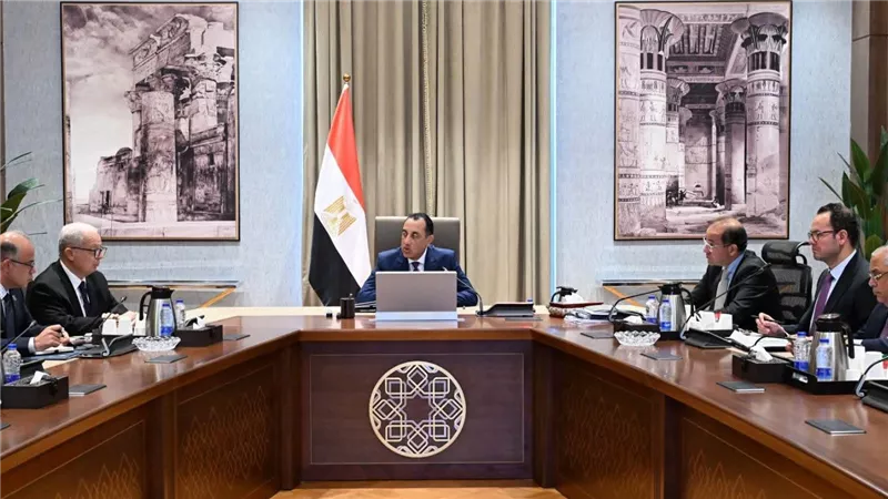 رئيس الوزراء يتابع مستجدات تنفيذ خطة تخارج الدولة من عدد من الشركات الحكومية