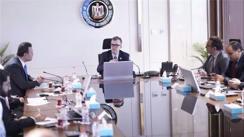 «وزير التخطيط»يعقد اجتماعا بشأن الاستعدادات لتعداد السكان والمنشآت 2028